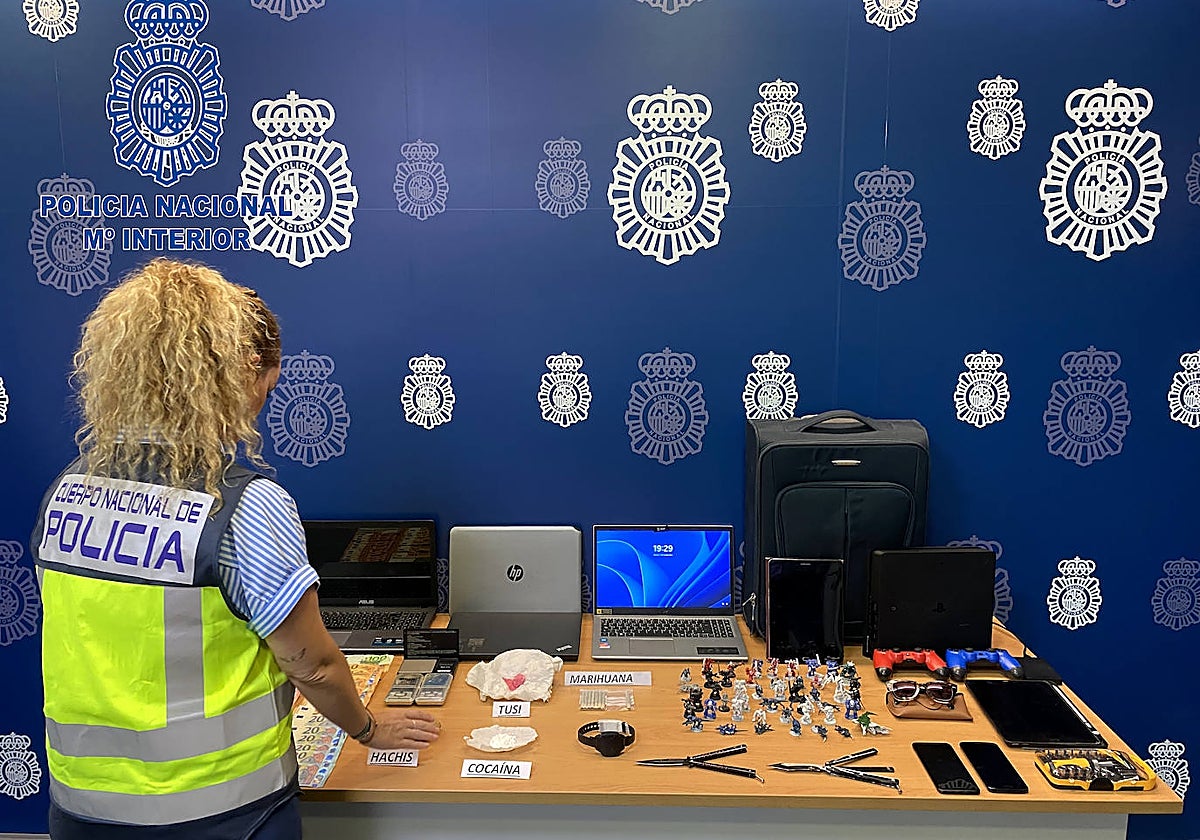 Imagen de los objetos sustraídos ya recuperados por la Policía Nacional