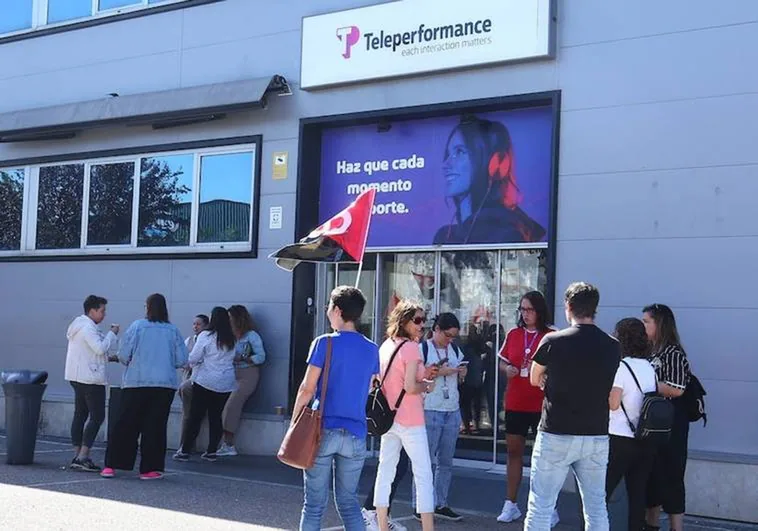 Concentración de trabajadores en Teleperformance