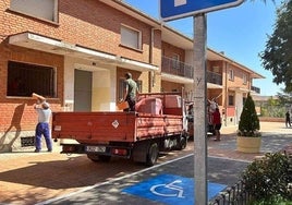 La Policía local  desaloja «sin incidentes» la antigua residencia de El Vallejo tras la ocupación ilegal