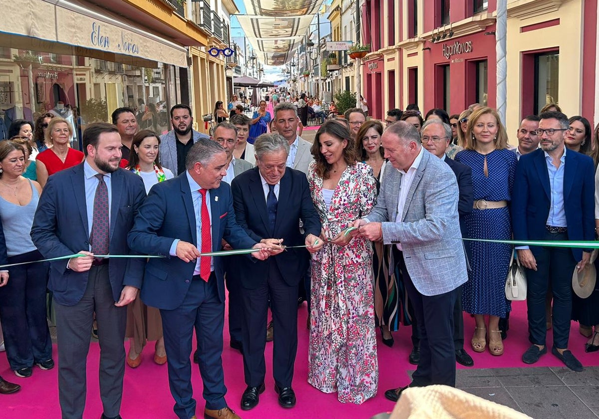 Corte de cinta oficial en la inauguración de la Feria de la Boda este jueves en Fuente Palmera