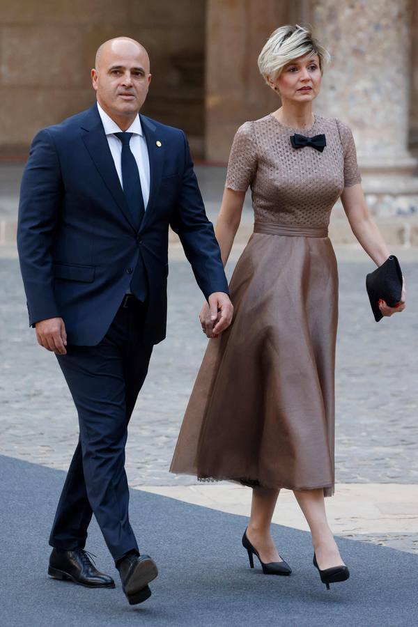 El primer ministro de Macedonia del Norte, Dimitar Kovachevski, y su mujer, Elena Kovachevskia