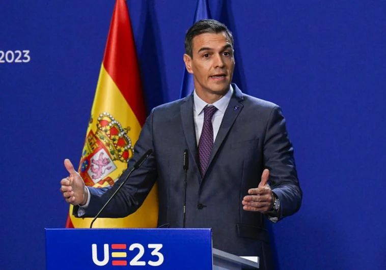 El presidente del Gobierno en funciones, Pedro Sánchez durante la rueda de prensa celebrada tras la cumbre informal de la Unión Europea celebrada este viernes en Granada