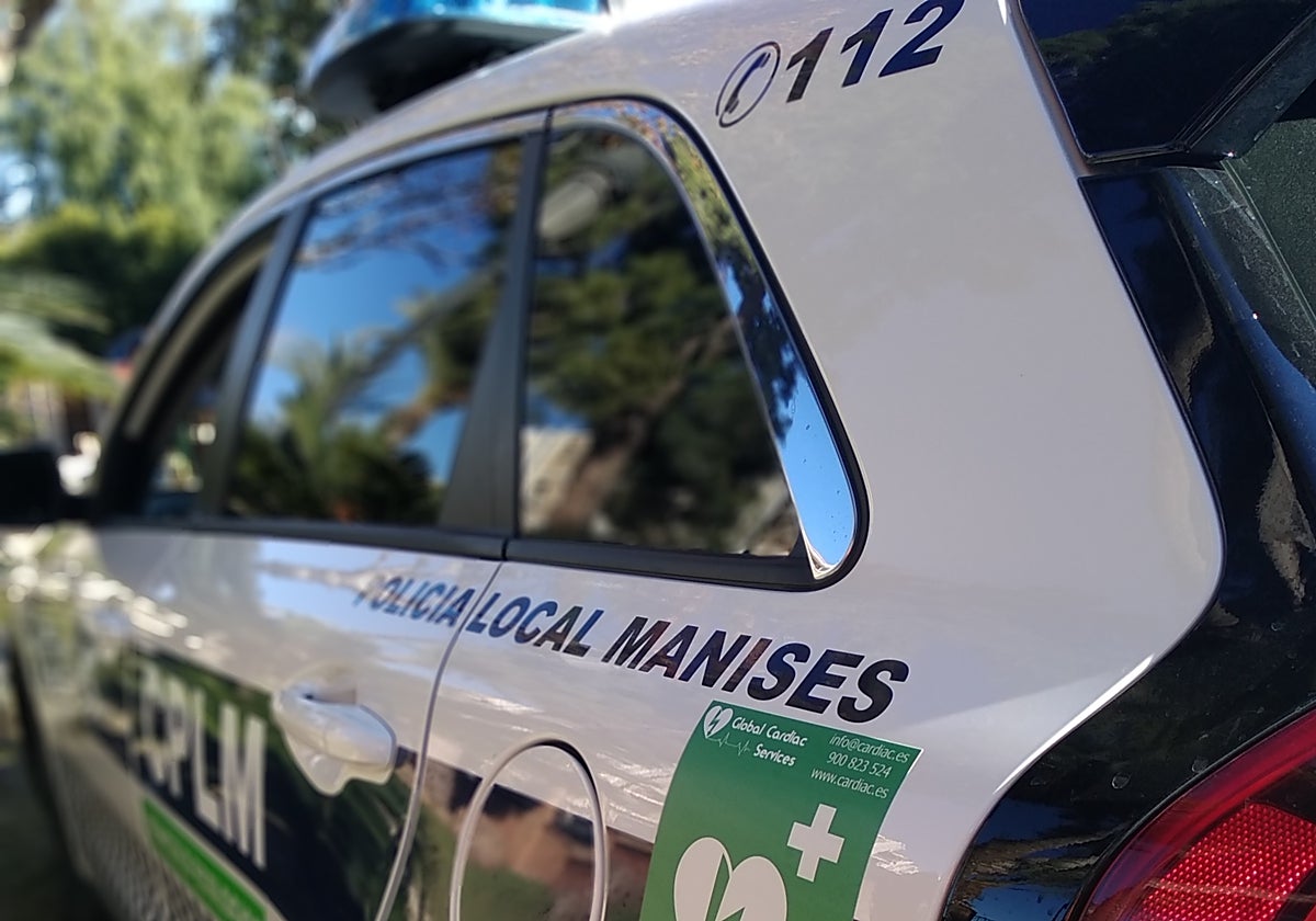 Imagen de archivo de un coche patrulla de la Policía Local de Manises