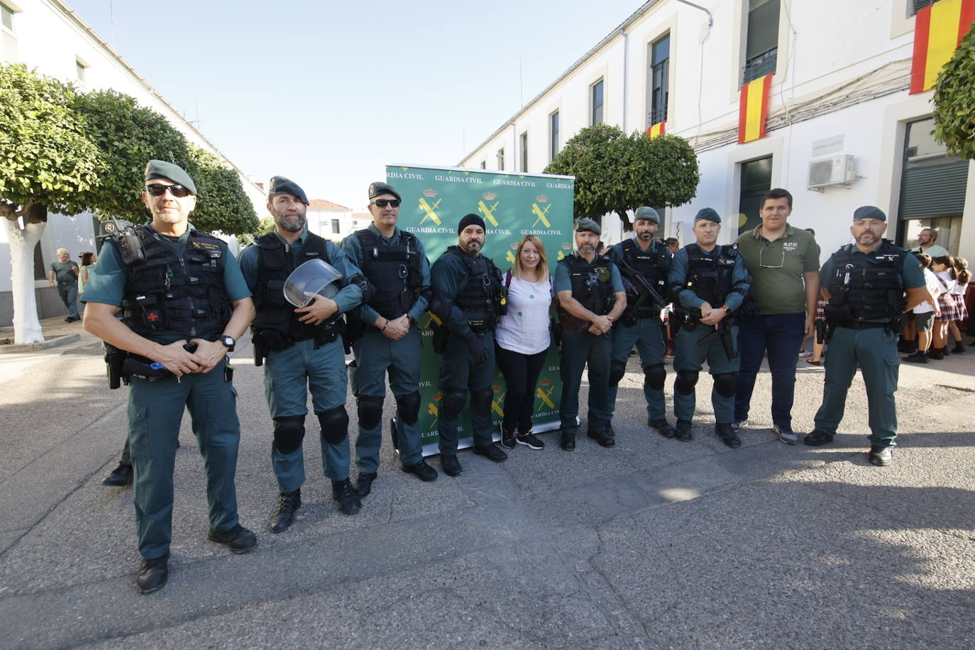 Fotos: los más pequeños disfrutan con la exposición de medios de la Guardia Civil de Córdoba