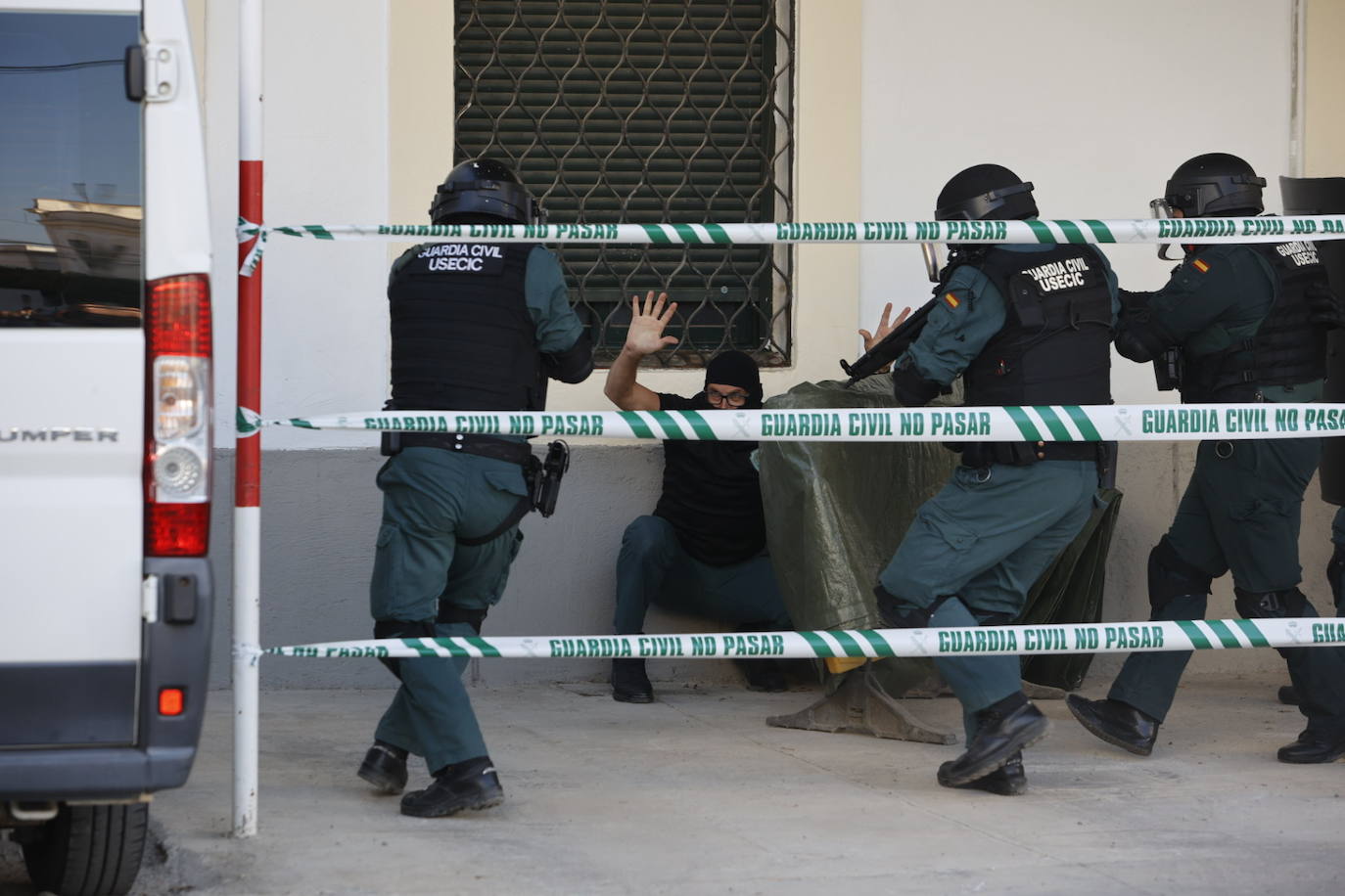 Fotos: los más pequeños disfrutan con la exposición de medios de la Guardia Civil de Córdoba