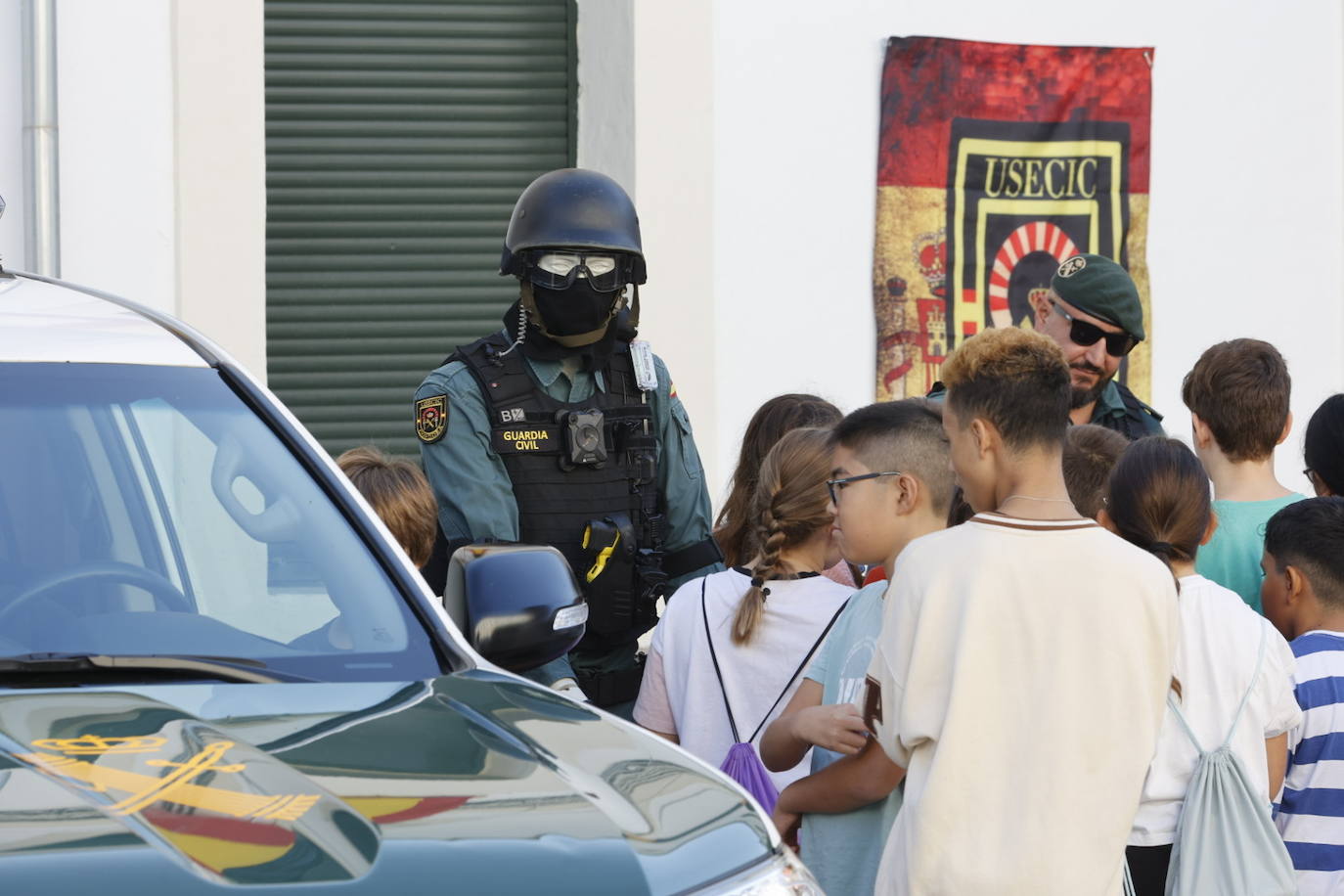 Fotos: los más pequeños disfrutan con la exposición de medios de la Guardia Civil de Córdoba