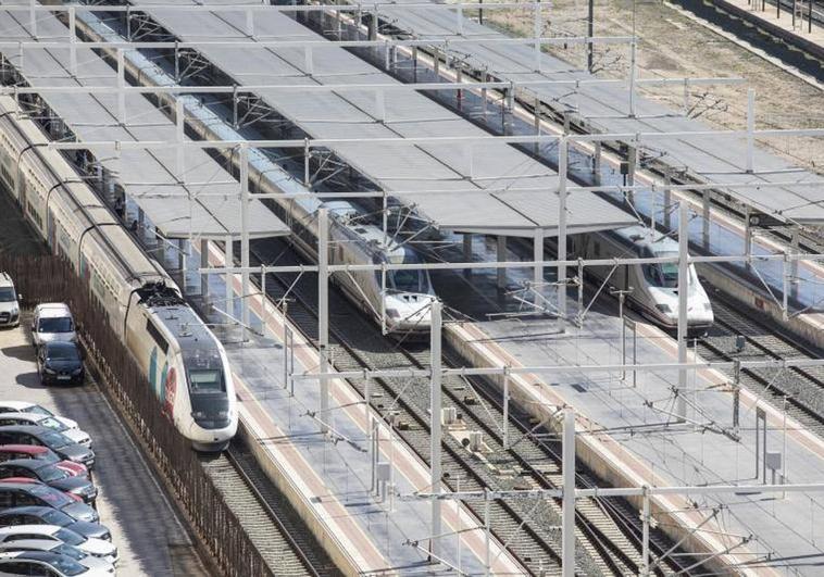 Dos incidentes provocan retrasos en una decena de trenes de alta velocidad entre la Comunidad Valenciana y Madrid