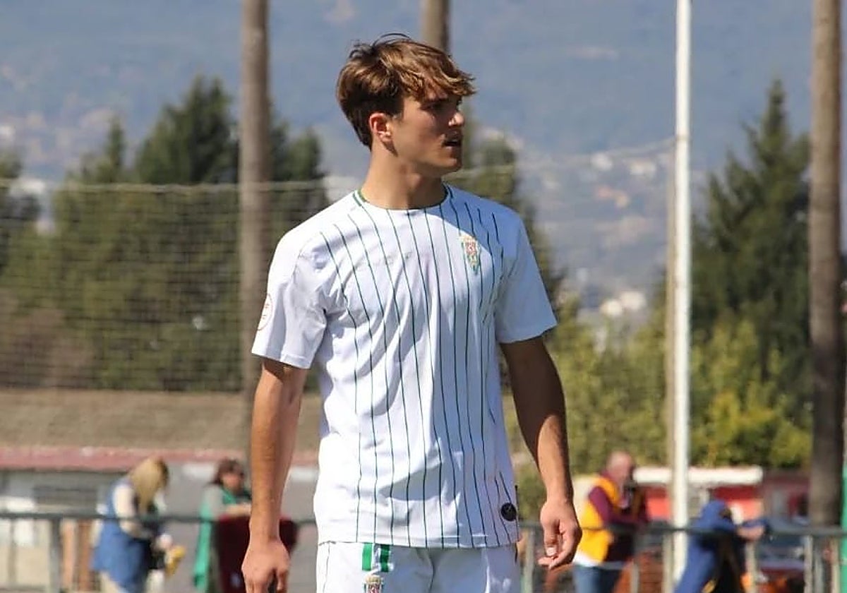 Álvaro Prieto durante un partido con el juvenil del Códoba CF en la Ciudad Deportiva