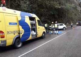 Muere un conductor aplastado por una piedra de 120 kilos en Asturias