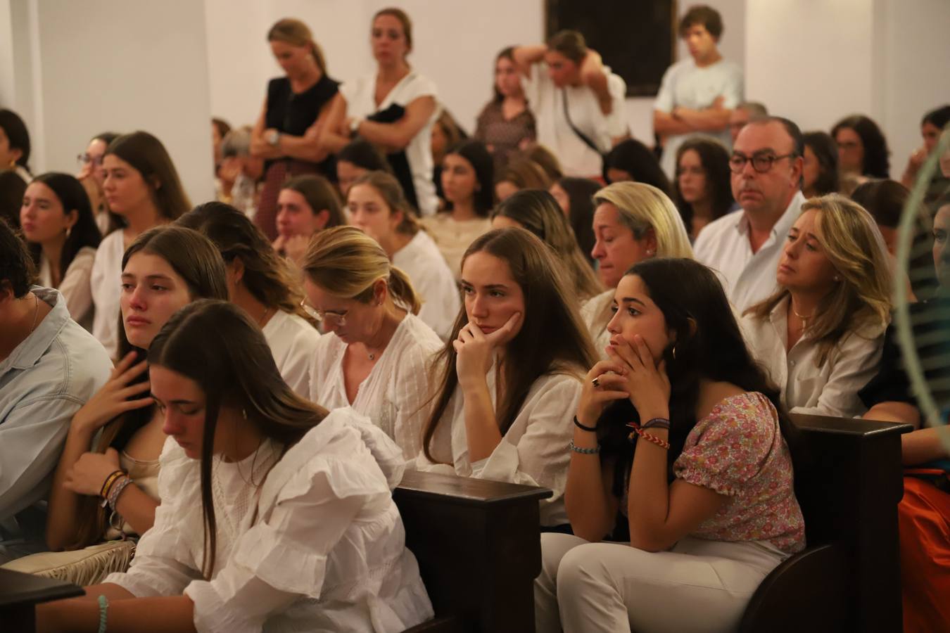 Fotos: la multitudinaria oración por Álvaro Prieto en la iglesia de las Esclavas de Córdoba