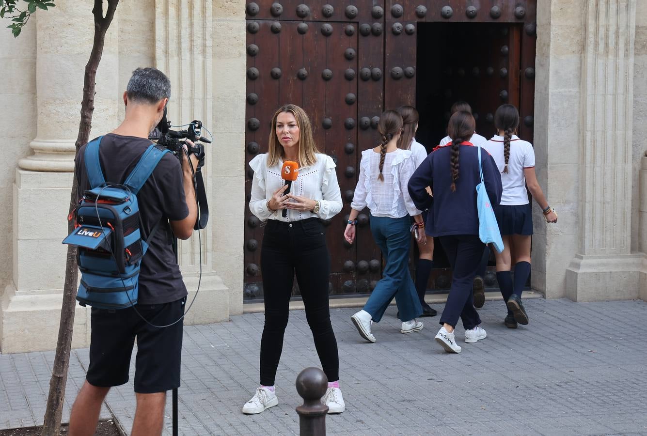 Fotos: la oración en las Esclavas en memoria de Álvaro Prieto