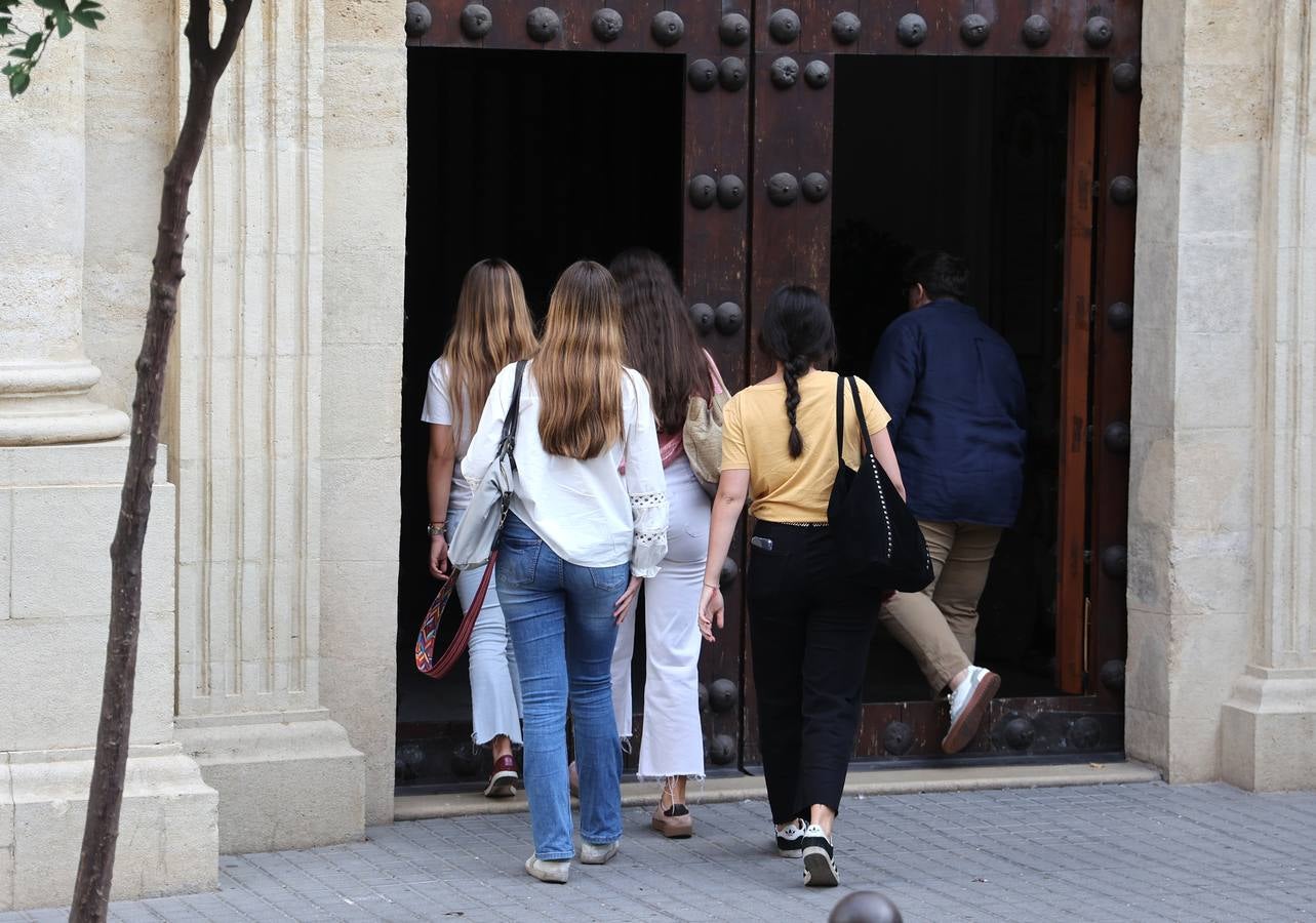 Fotos: la oración en las Esclavas en memoria de Álvaro Prieto