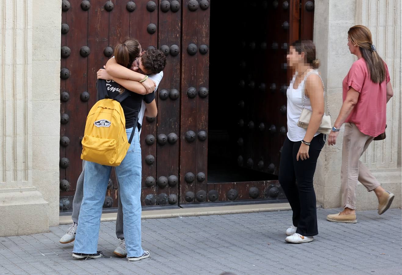 Fotos: la oración en las Esclavas en memoria de Álvaro Prieto