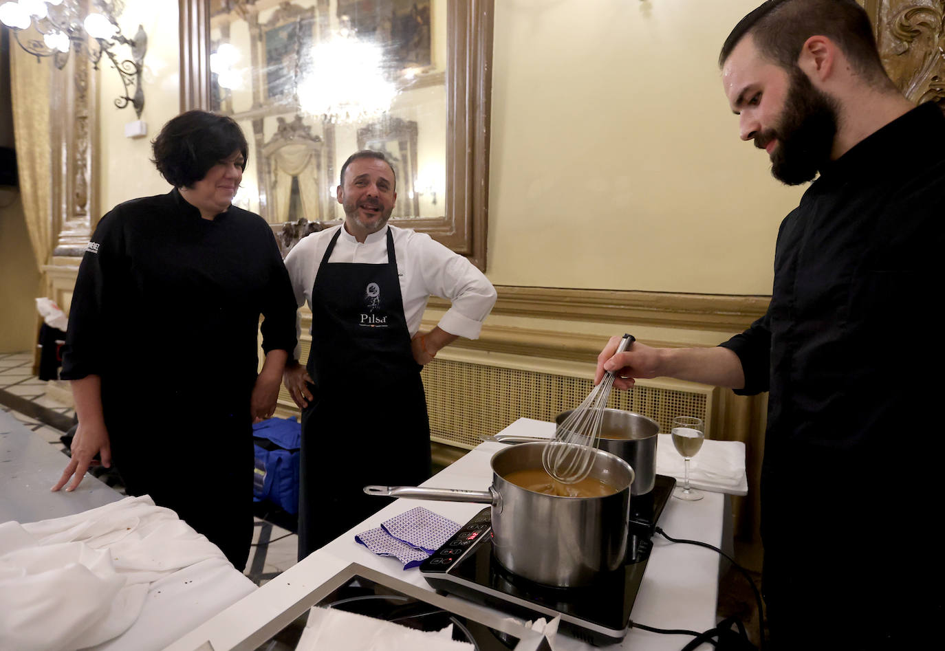 Fotos: La cena de Paco Morales y sus amigos en el Córdoba Califato Gourmet