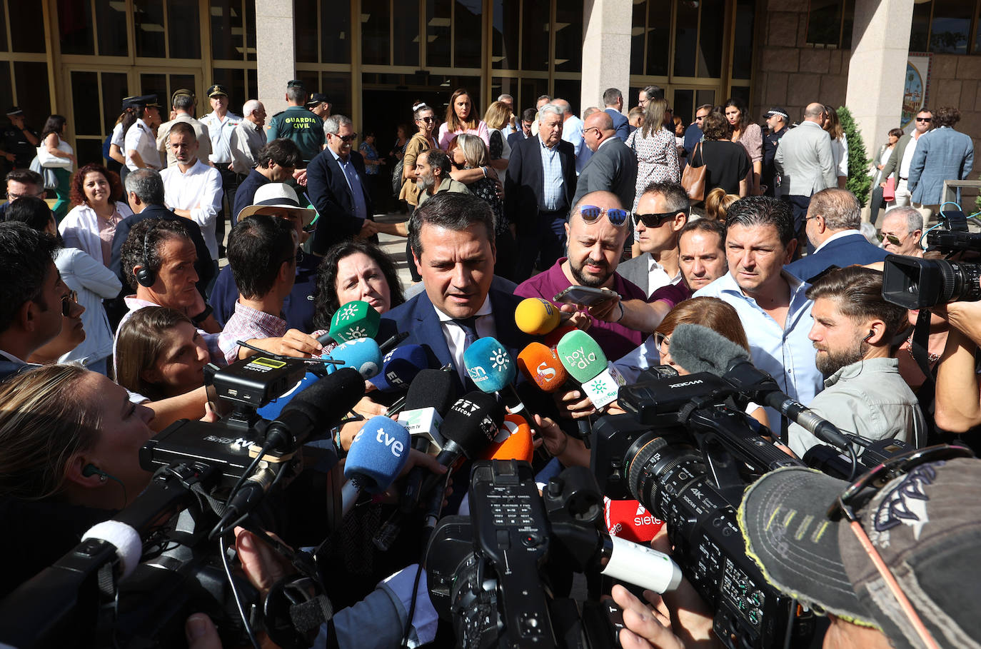 Fotos: Los emotivos minutos de silencio en memoria de Álvaro Prieto