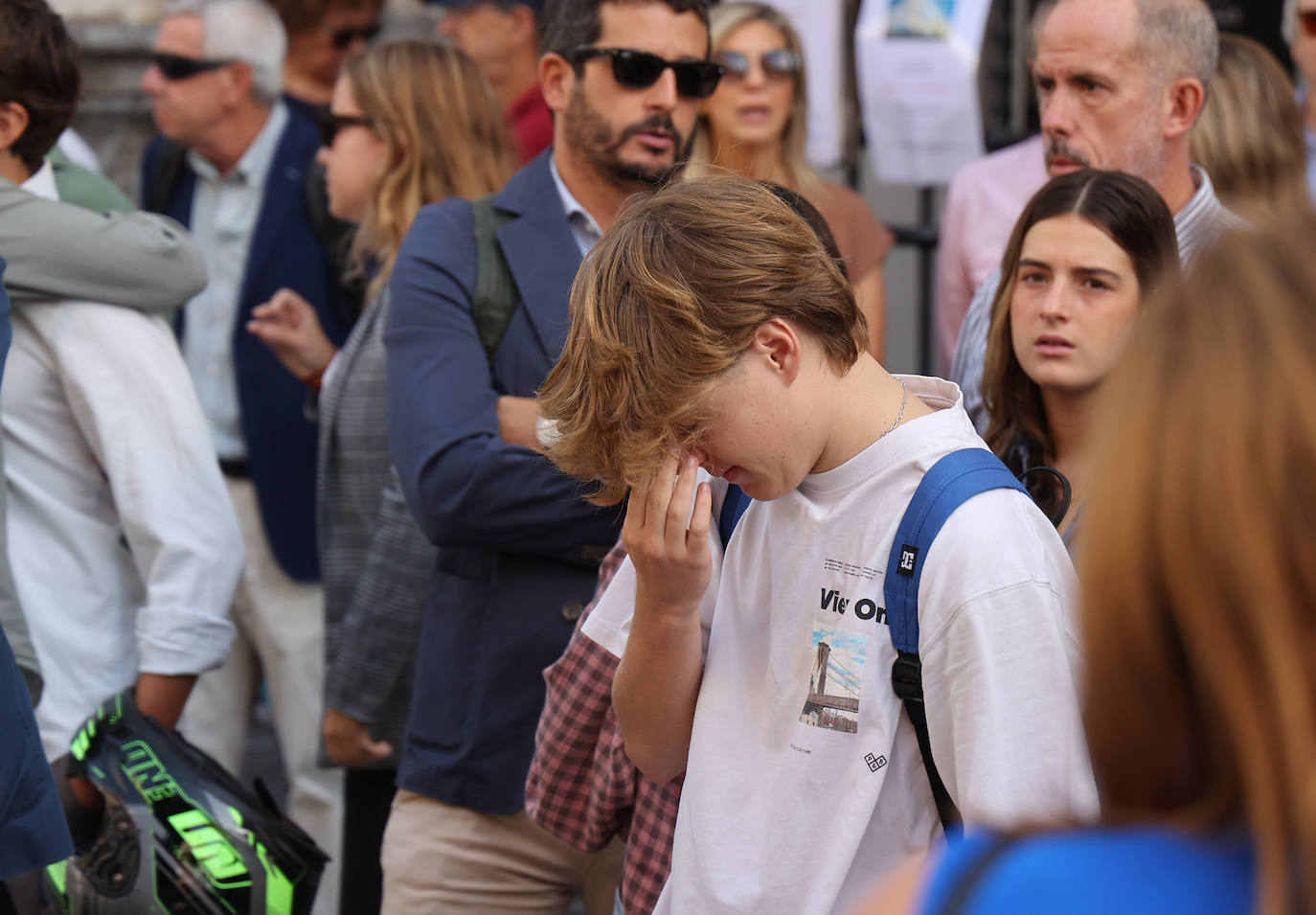 Fotos: Los emotivos minutos de silencio en memoria de Álvaro Prieto