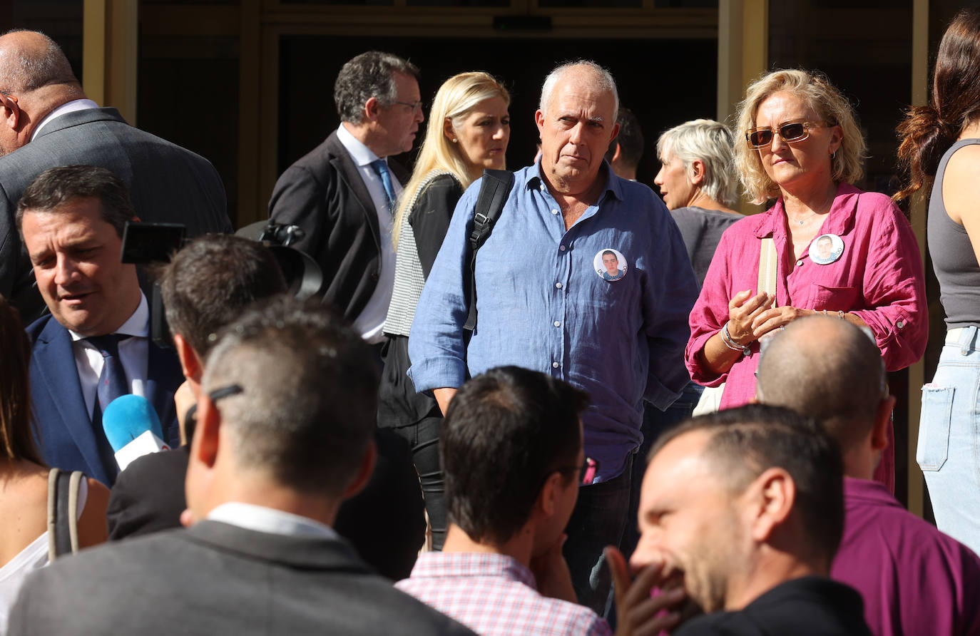 Fotos: Los emotivos minutos de silencio en memoria de Álvaro Prieto