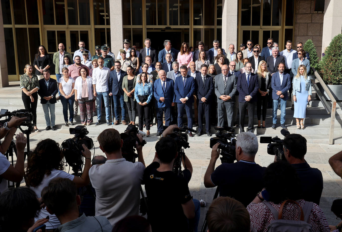 Fotos: Los emotivos minutos de silencio en memoria de Álvaro Prieto