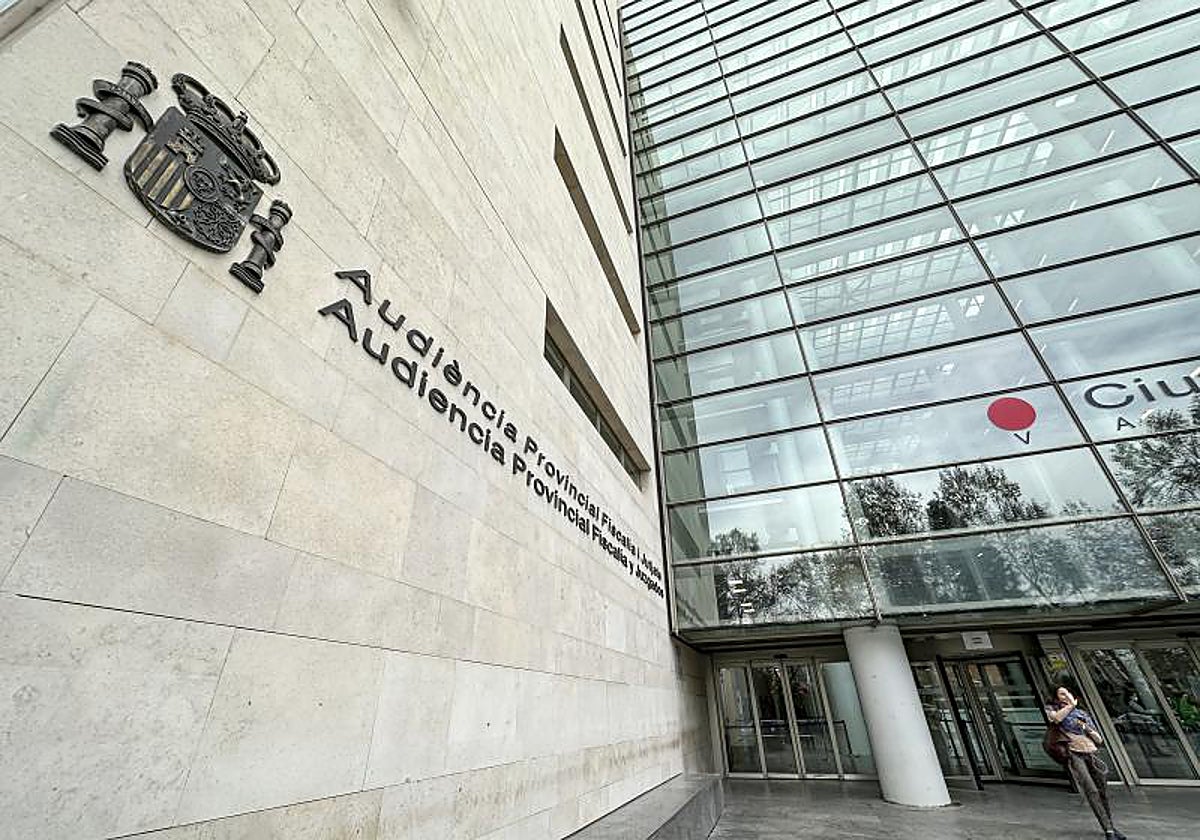 Imagen de archivo de la fachada principal de la Audiencia Provincial de Valencia