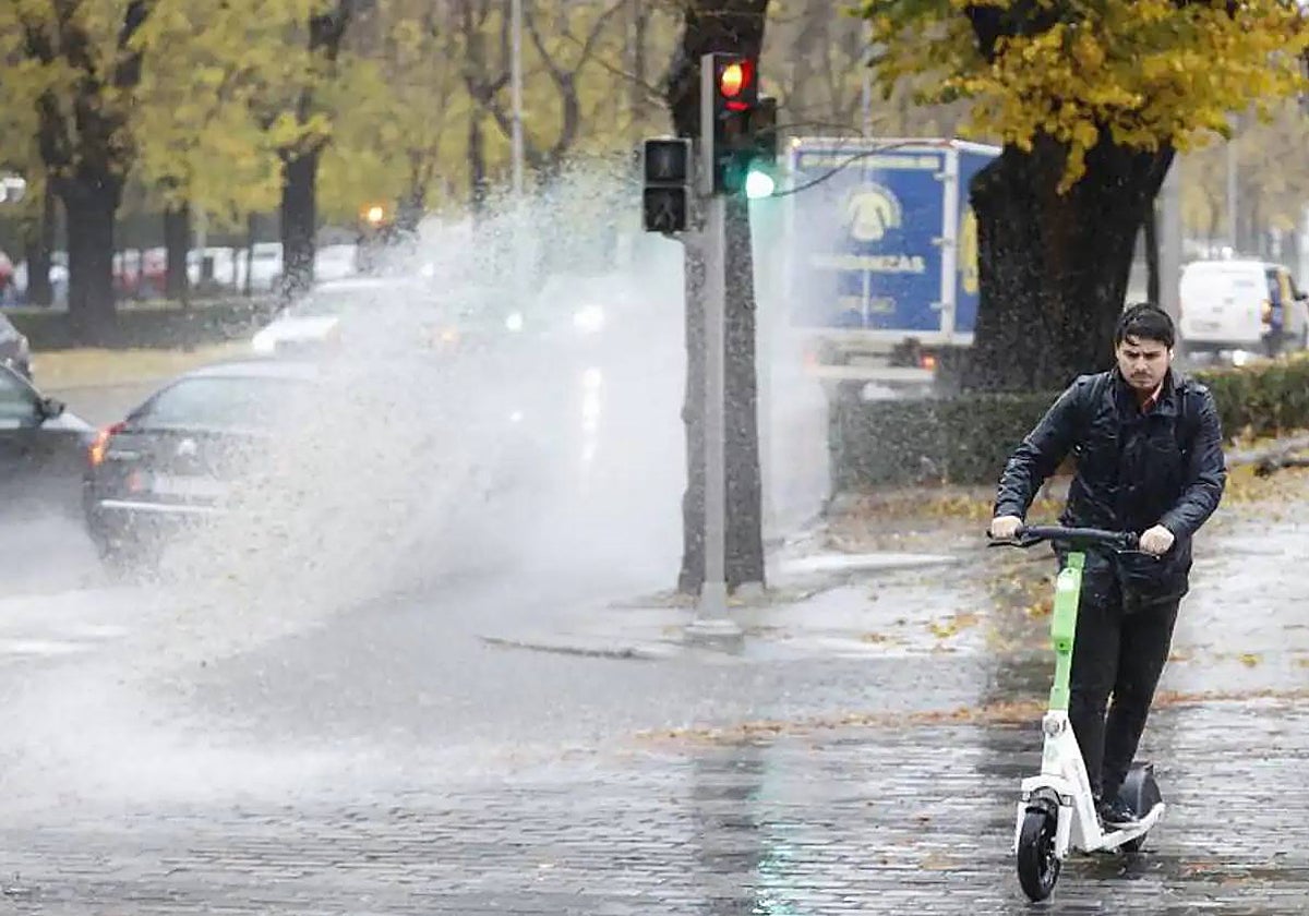 Madrid se mantiene en alerta ante las fuertes lluvias que se esperan este jueves