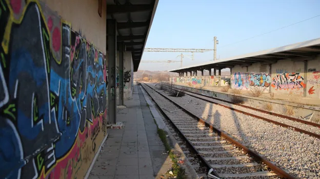 La estructura de la estación fantasma, desmantelada en 2013 tras sufrir saqueos de hierro y cobre