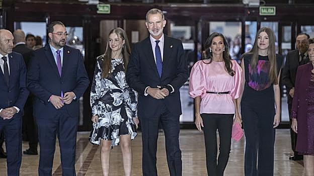 La Familia Real llega al concierto de los Premios Princesa de Asturias