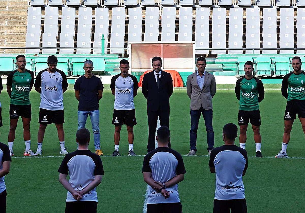 Minuto de silencio en el primer equipo del Córdoba CF, equipo donde Álvaro Prieto jugaba en sus escalafones inferiores