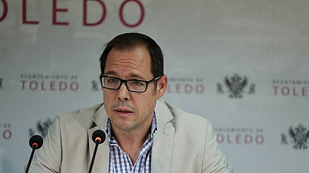 El concejal Daniel Morcillo durante la rueda de prensa