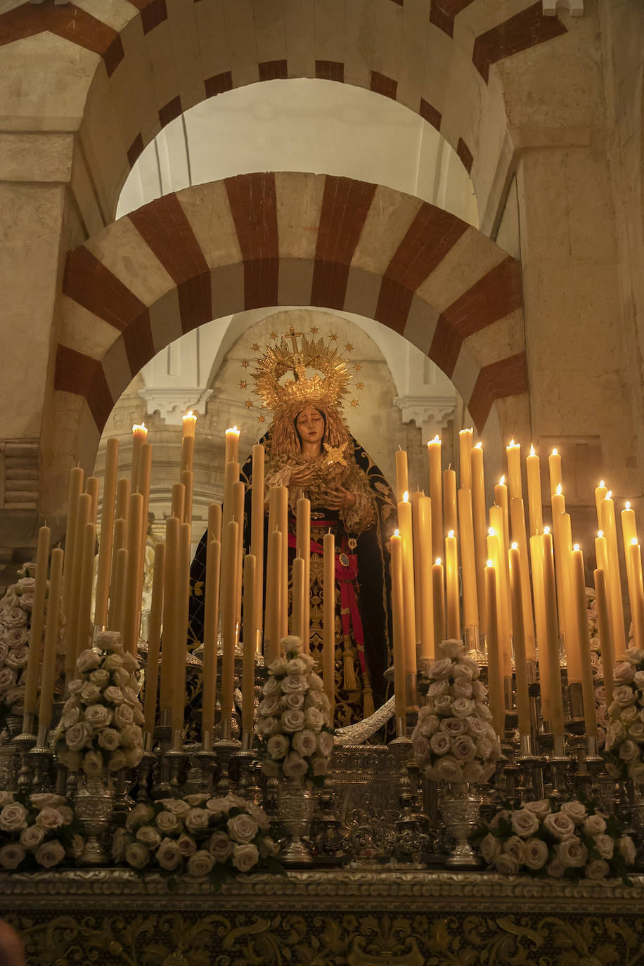 Fotos: La Catedral acoge a la hermandad del Buen Suceso de Córdoba