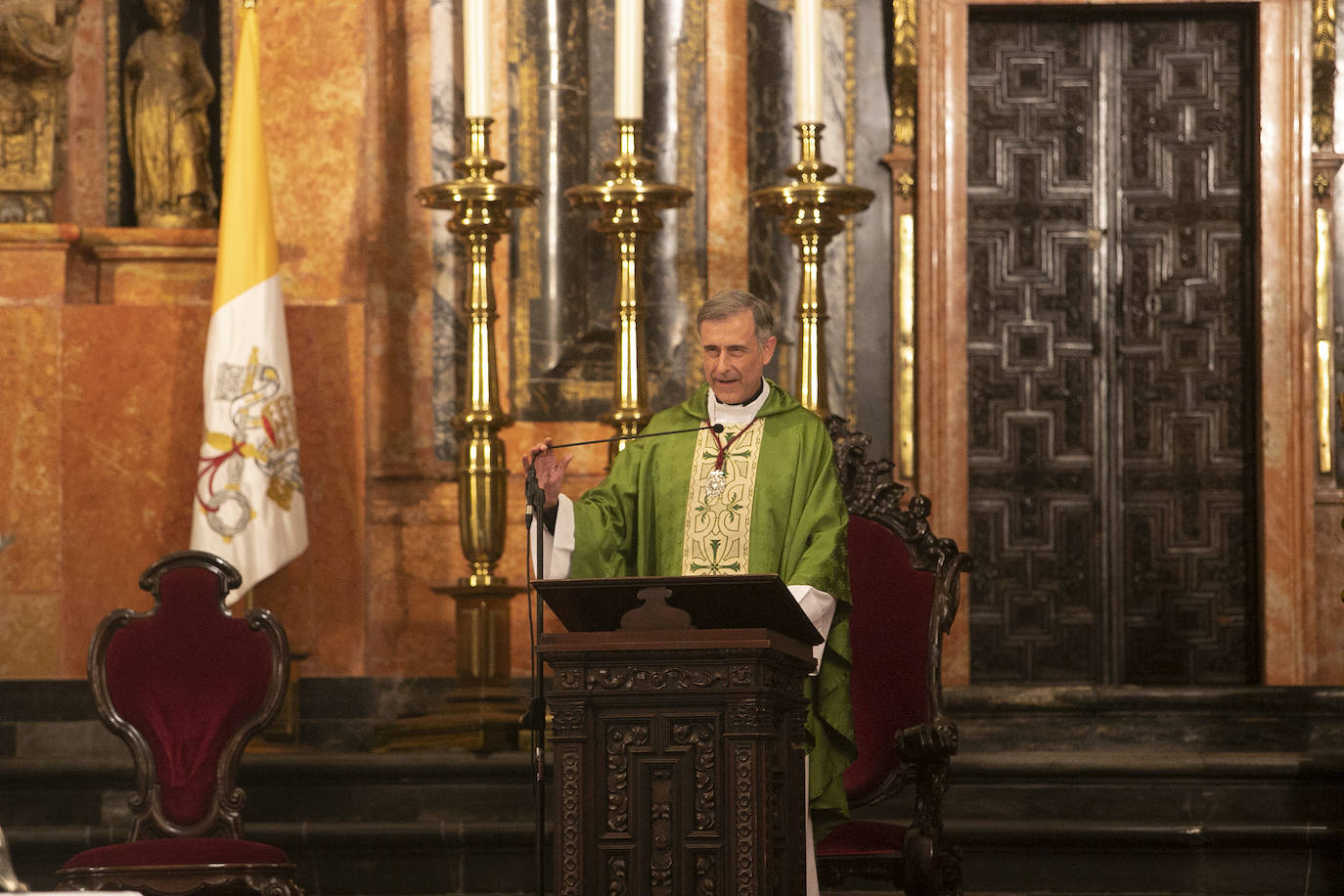 Fotos: La Catedral acoge a la hermandad del Buen Suceso de Córdoba