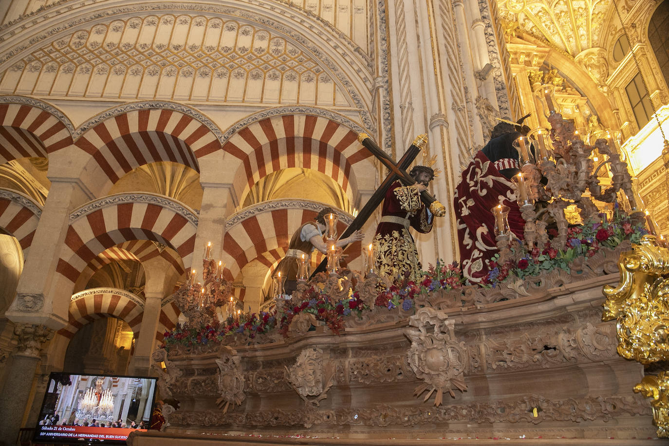 Fotos: La Catedral acoge a la hermandad del Buen Suceso de Córdoba