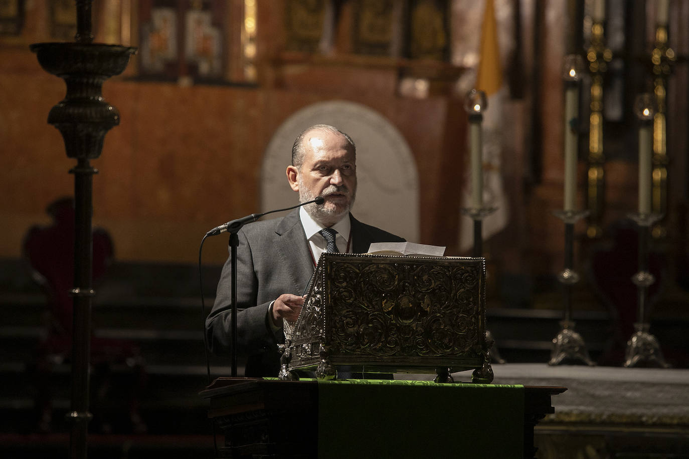 Fotos: La Catedral acoge a la hermandad del Buen Suceso de Córdoba