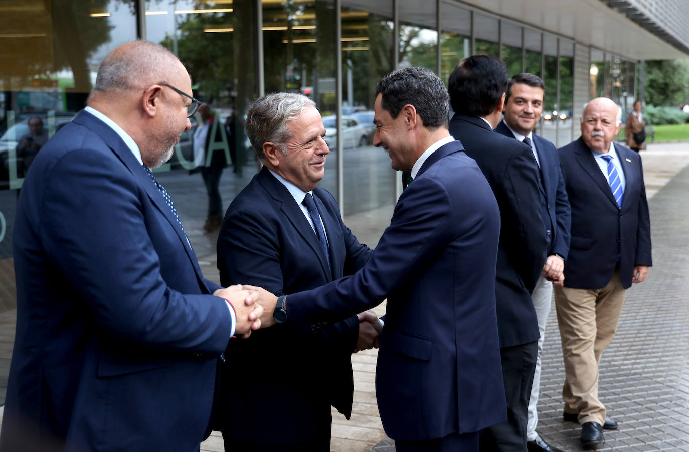 Fotos: Juanma Moreno estrena el traslado documental a la Biblioteca &#039;Grupo Cántico&#039;