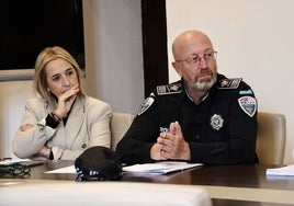 Cañizares lamenta el «linchamiento» de la oposición al agente que cedió el megáfono a una asociación