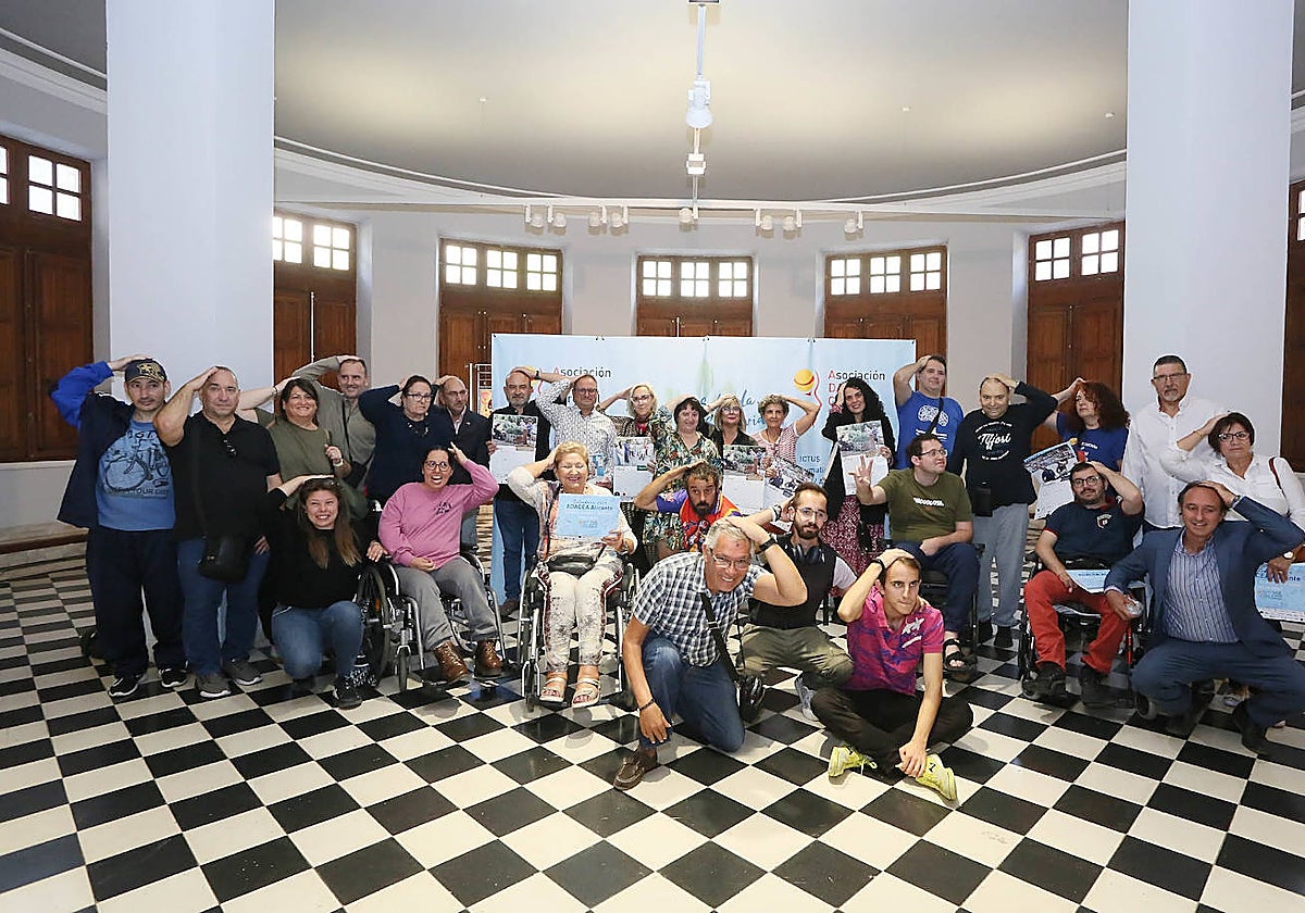 Imagen de la rueda de prensa de presentación del calendario solidario de ADACEA
