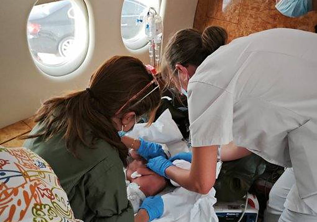 Evacuación de dos niñas siamesas desde Mauritania