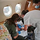 El Ejército del Aire evacúa a dos niñas siamesas desde Mauritania a Barcelona