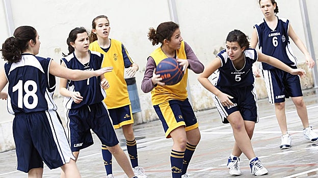 Baloncesto femenino escolar