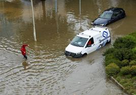 Las impresionantes inundaciones en Galicia dejan más de 300 incidencias, vuelos cancelados y bajos anegados