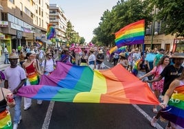 La Junta de Andalucía quiere que sus empleados hagan cursos de sensibilidad LGTB