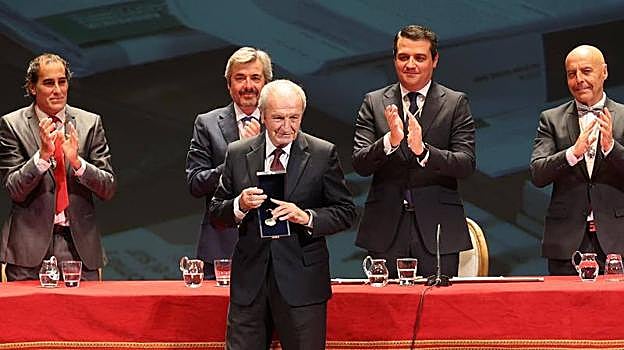 Pérez Yruela, tras recoger el galardón