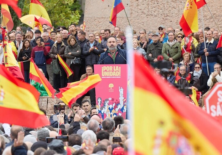 El presidente de Vox, Santiago Abascal, este domingo, durante la manifestación convocada por Denaes contra la amnistía a los acusados ​​del 'procés'