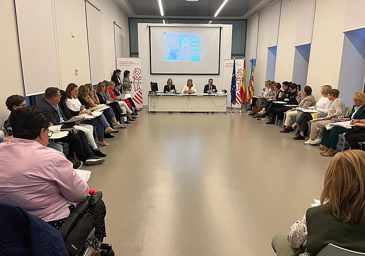 Reunión omisión del II Pacto Valenciano contra la Violencia de Genero y Machista, este lunes en Valencia.