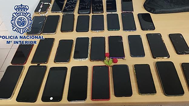 Imagen de los teléfonos móviles recuperados por la Policía tras ser robados en el festival 'Elrow'