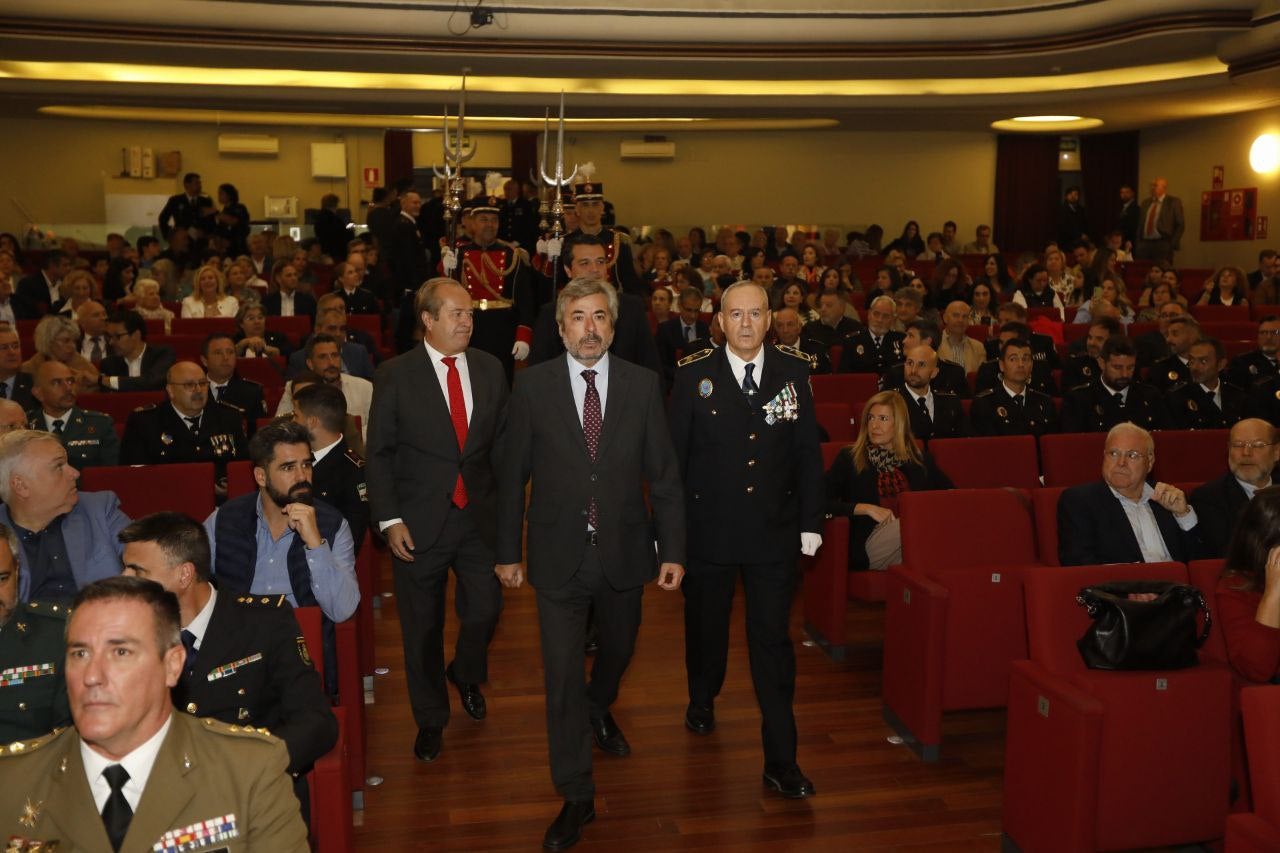 Fotos: La sobria celebración del patrón de la Policía Local de Córdoba