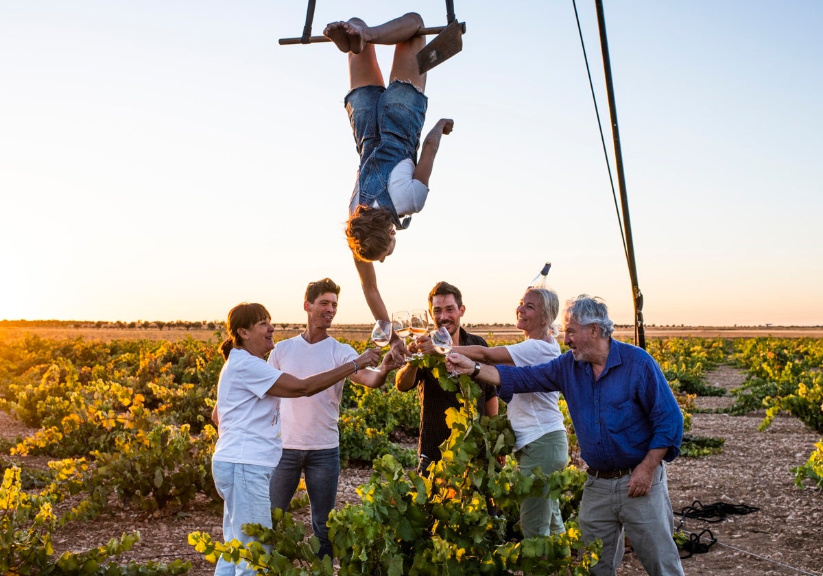 Más Que Vinos celebra sus 25 vendimias con una web renovada y el lanzamiento de la campaña &#039;Viticultura en equilibrio&#039;