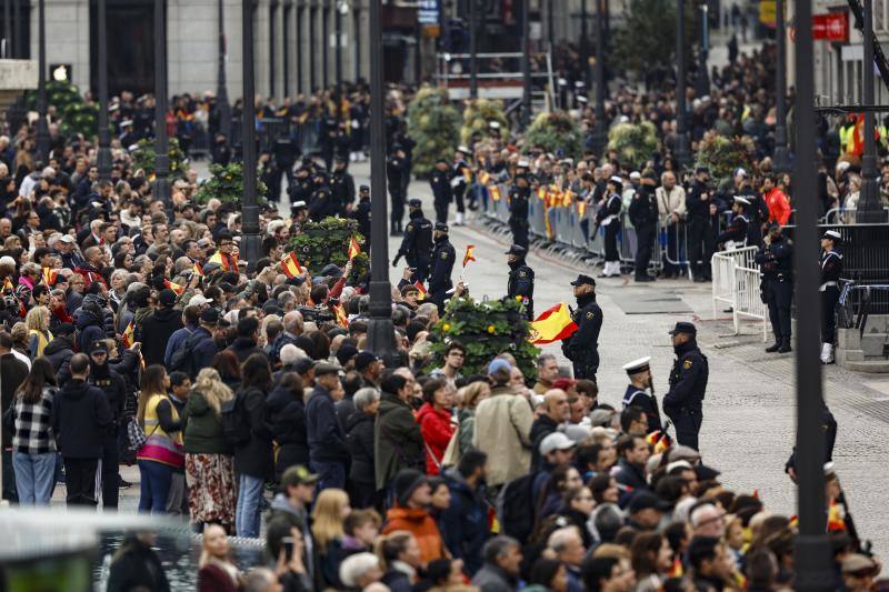 Ambiente de júbilo en la Puerta del Sol con motivo de la jura de la heredera al trono