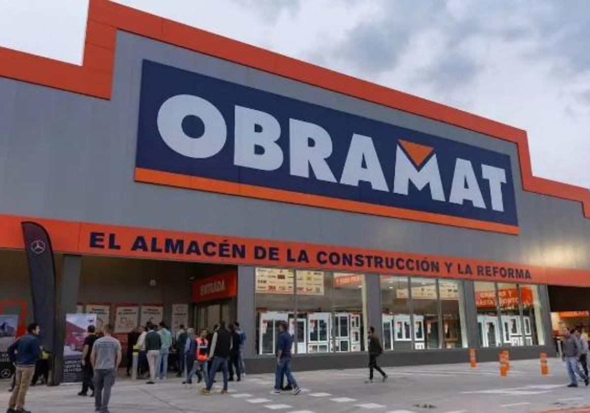 Fachada de una de las tiendas de Obramat