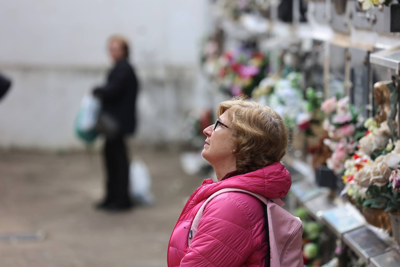Fotos: Los cementerios de Córdoba se llenan de vida el Día de Todos los Santos