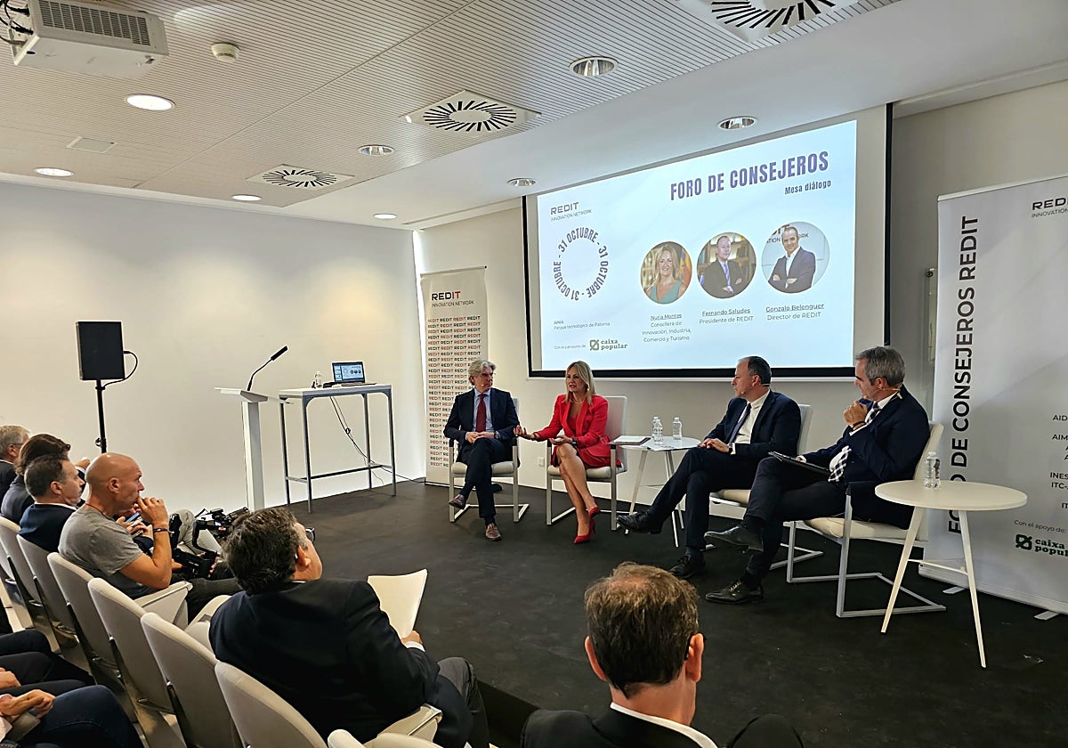 La consellera de Industria, Nuria Montes, en el Foro de Consejeros organizado por Redit